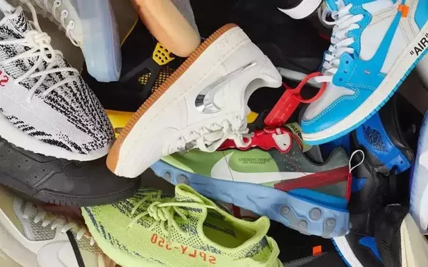 Exploración de zapatillas y ropa urbana
