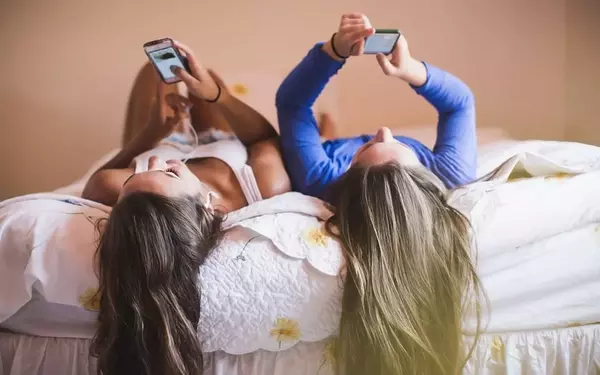Pew Study: Nearly Half of US Teens Constantly Online on YouTube