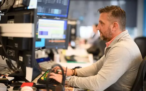 Market Signals: Bond Yields and Economic Forecasts