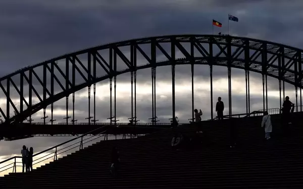 Australia's Bond Auction Draws Unprecedented Investor Interest Amidst Global Market Shifts