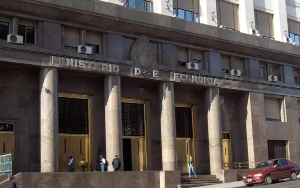 Argentina's Bond Auction: Mixed Results Amid Economic Uncertainty