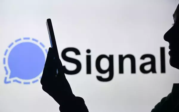 Mysterious Blockage of Signal Links on X Raises Concerns
