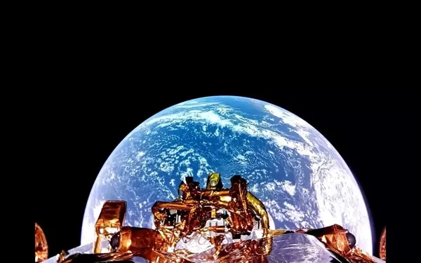 Blue Ghost Lander Advances Toward Lunar Destination