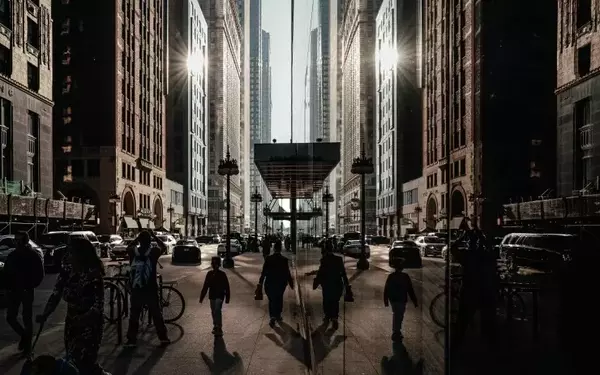 Chicago's City Council Debates Major Bond Sale Amid Financial Concerns