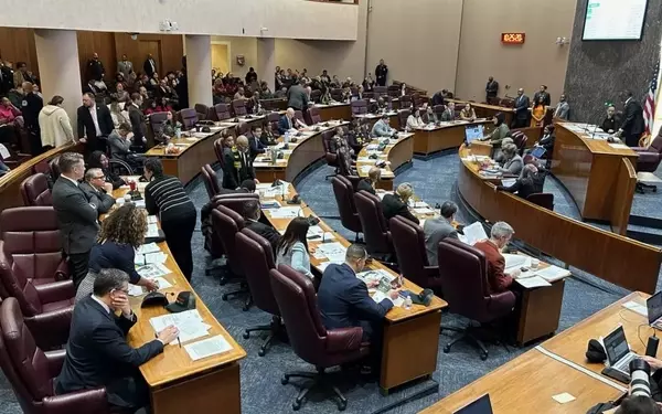 Chicago City Council Narrowly Approves $830 Million Infrastructure Bond Plan