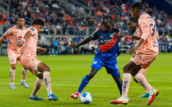 FC Cincinnati's Rising Star: Denkey Leads Team to Early Success and Solidarity
