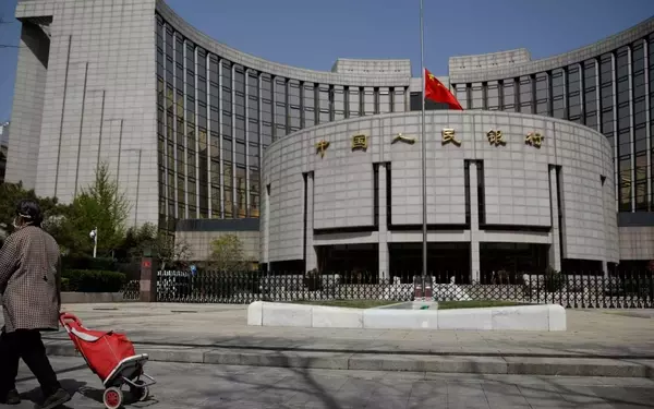 Chinese Bond Yields Rise as Central Bank Stabilizes Currency Amid Trade Tensions