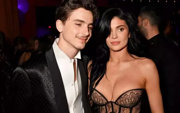 Chalamet Shines at Oscars After-Party with Jenner Sisters