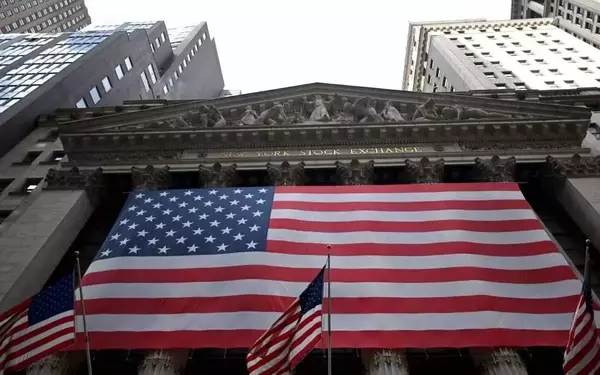 Financial Markets React to Recession Fears and Tariff Implementation