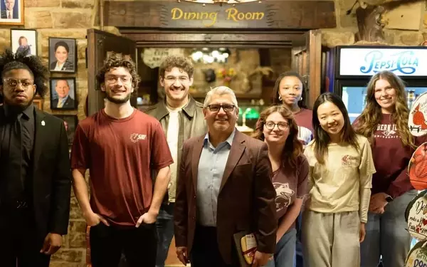 Strengthening Bonds: SIU's Unique Networking Dinner Program