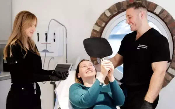 Unveiling the Dual Impact of AI on the Aesthetics Industry