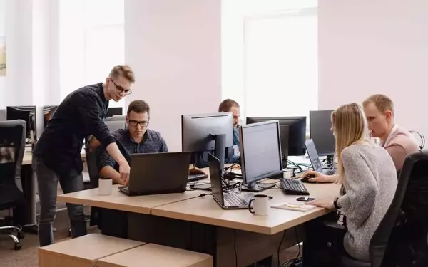 Revolutionizing Enterprise Networking: The Synergy of AI and NaaS