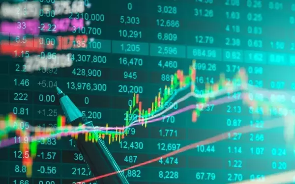 GICs vs Bonds: A Shift in Investment Preference Amid Economic Uncertainty