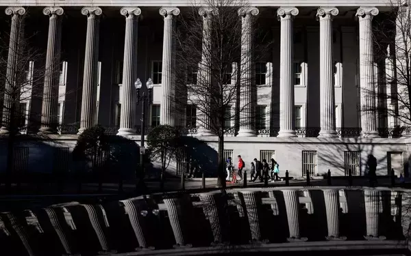 Unprecedented Surge in US Treasury Bonds: A Strategic Investment Amid Economic Uncertainty