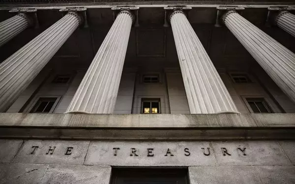Global Bonds React to Mixed Economic Signals
