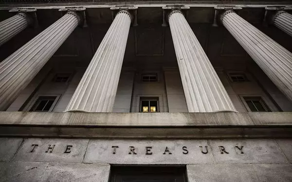 Global Bonds Surge Amid Mixed Economic Indicators and Inflation Concerns
