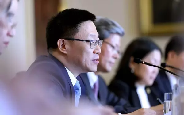 China Aims to Broaden Offshore Debt Strategy