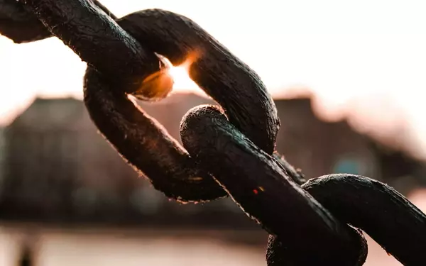 Revolutionizing Logistics: The Role of Artificial Intelligence in Supply Chain Resilience