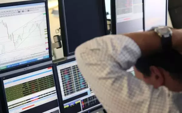A New Perspective on Bond Vigilantes and Market Dynamics