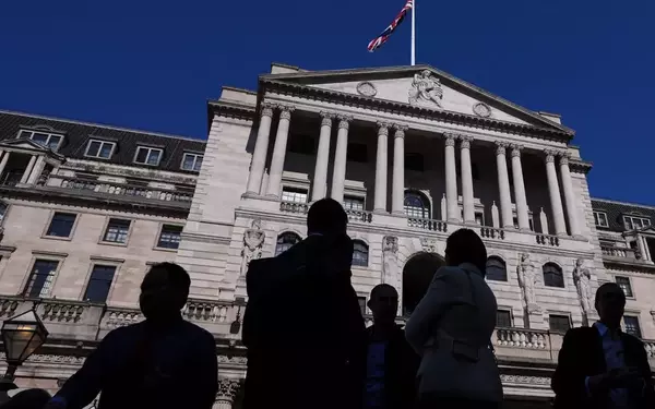 UK Central Bank Adjusts Bond Sale Strategy Amid Global Market Turmoil