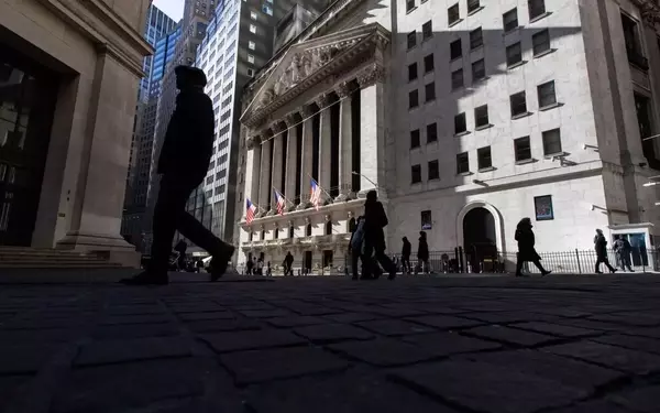 Challenges in High-Grade Bond Sales Amid Market Uncertainty