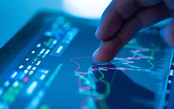 Strategic Bond Market Investment: Diversification and Nimbleness