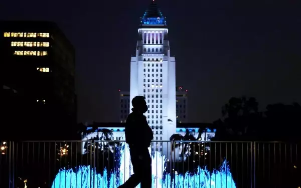 Los Angeles Faces Bond Rating Downgrade Amid Financial Challenges