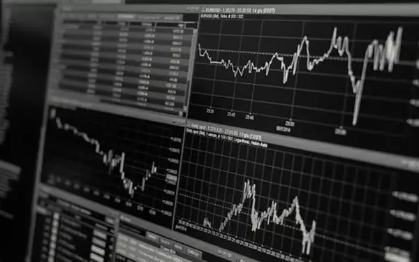 Financial Turmoil in Pakistan: Investor Confidence Shaken Amid Rising Tensions