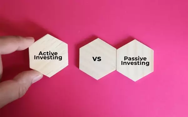 Active vs Passive Bond Strategies: A Comprehensive Analysis