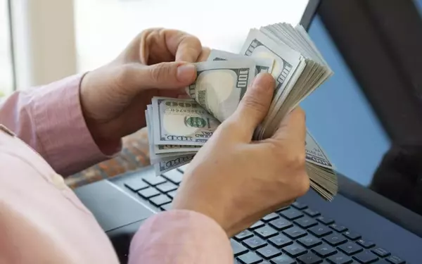 Federal Reserve's Steady Interest Rate Decision Boosts Cash Investments