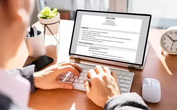 Resume Made Easy: MyPerfectResume for Career Success