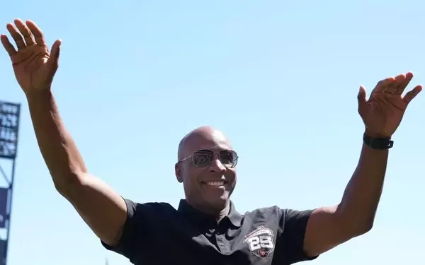 The Hall of Fame Dilemma: Bonds and Rose