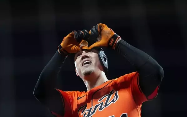 Giant Victory: Wilmer Flores Shines in San Francisco's Triumph Over Athletics