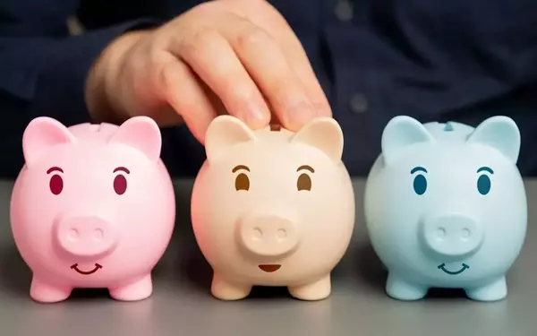 Deciphering the Investment Dilemma: CDs vs Treasury Bonds