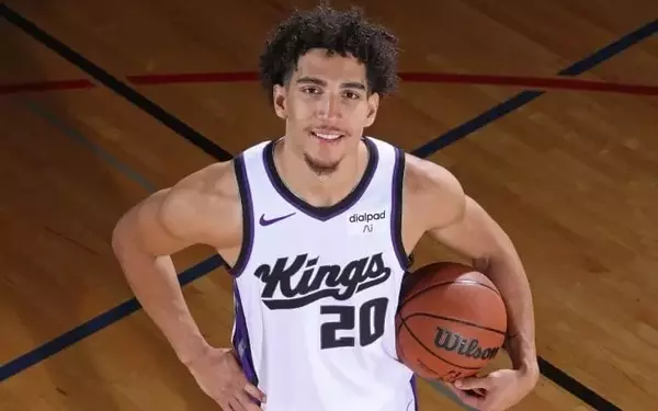 Pistons Secure Colby Jones on Two-Way Deal