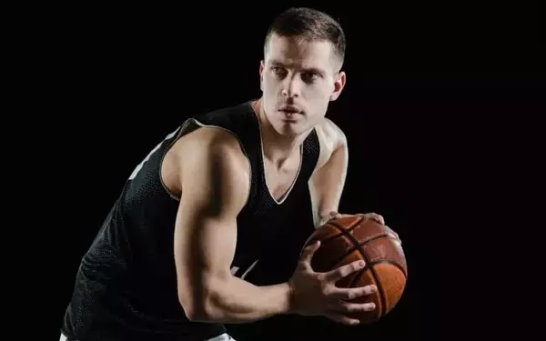 Football's AI Edge: Why Basketball Lags in Data-Driven Innovation