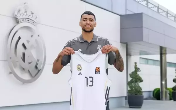 Real Madrid Inks Promising Spanish Talent Izan Almansa to Long-Term Deal