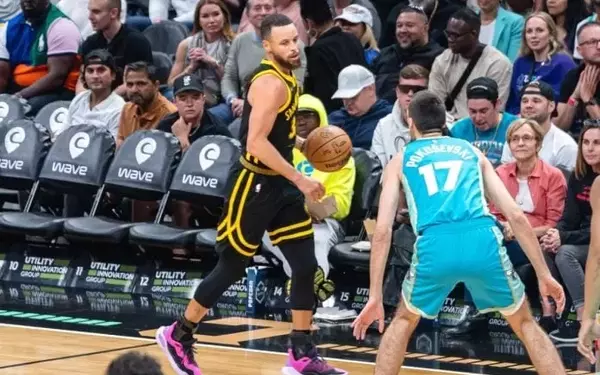 Pippen Differentiates Eras in Curry Comparison