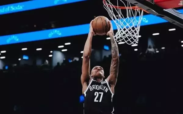 Lewis's last-second alley-oop lifts Tofas over Fenerbahce