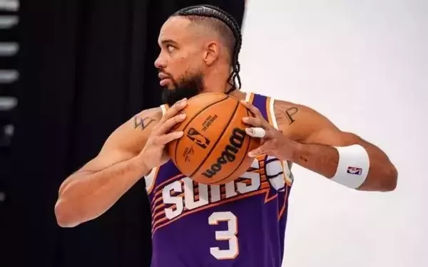 Brooks Praises Booker's Leadership After Suns' Preseason Opener