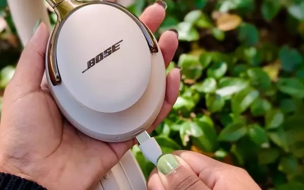 Bose's QuietComfort Ultra Headphones Outshine Apple's AirPods Max in Power Efficiency
