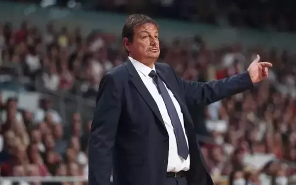 Coach Ergin Ataman Criticizes Derby Officiating Online