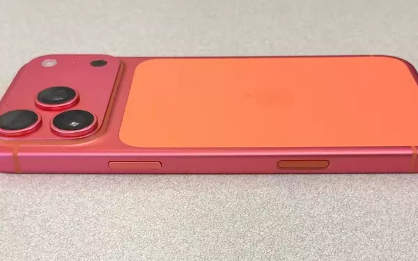 iPhone 17 Pro's "Cosmic Orange" Finish Reportedly Fades to Pink for Some Users