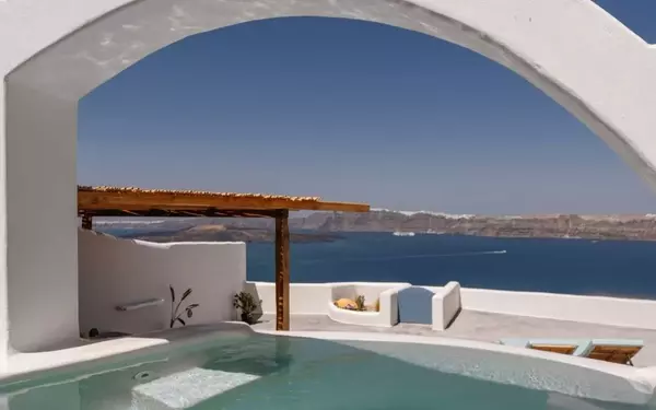 Discovering Greece: Top Island Airbnbs for an Unforgettable Summer Getaway
