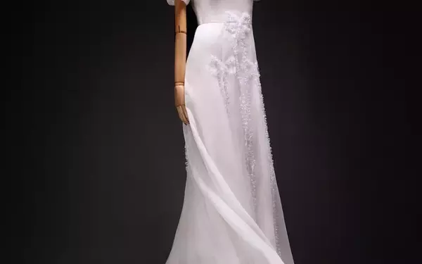 Susie Cave's New Venture: "Weddings and Funerals" Redefines Occasion Wear with Personalized Elegance
