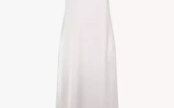 Embracing Minimalist Summer Dresses: A Style Guide