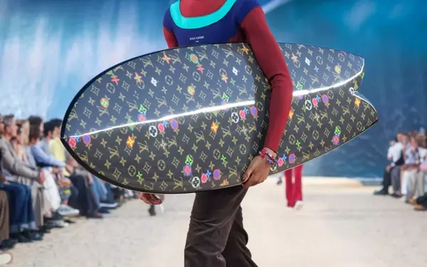 Louis Vuitton's Parisian Beach Show: A Miraculous Mirage in the Heat