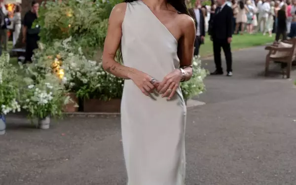 Zoë Kravitz's Bridal Style and Engagement Ring Spotlighted at London Event