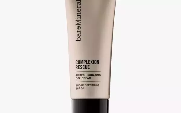 Heatwave Heroes: Makeup That Lasts