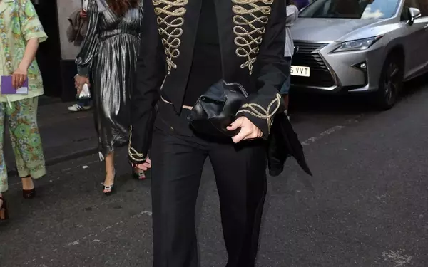Margot Robbie's Elevated Casual Style: The Art of Dressing Up Jeans